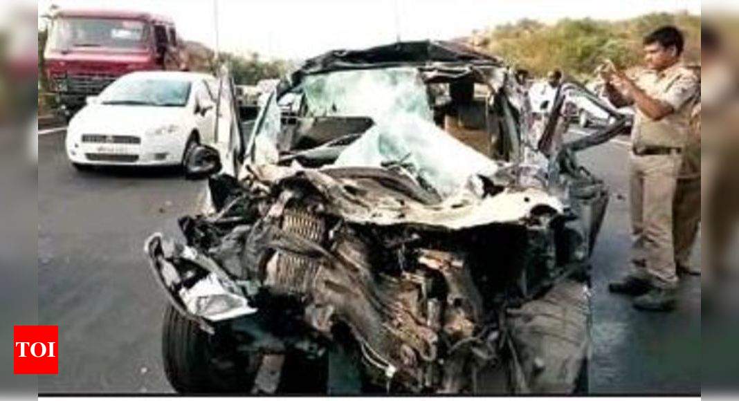 Three School Children, Four Others Die As Commercial Bus Rams Into Tricycle  In Osogbo