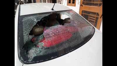 Jaipur: Drunk youths damage cars after tiff with neighbour