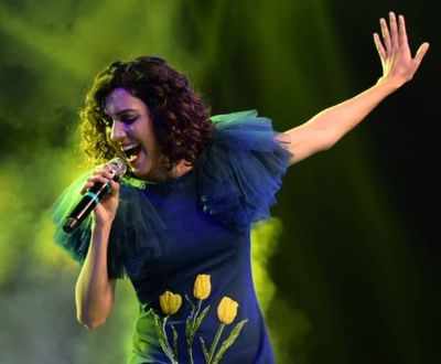 Neeti Mohan rocks the concert in Ahmedabad