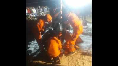 Mirzapur: 2-year-old girl falls in borewell, rescue operation on
