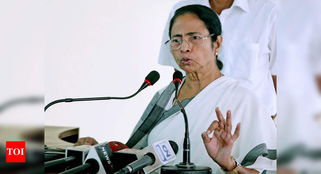 Mamata Banerjee: Mamata Banerjee visits ailing Buddhadeb Bhattacharjee ...