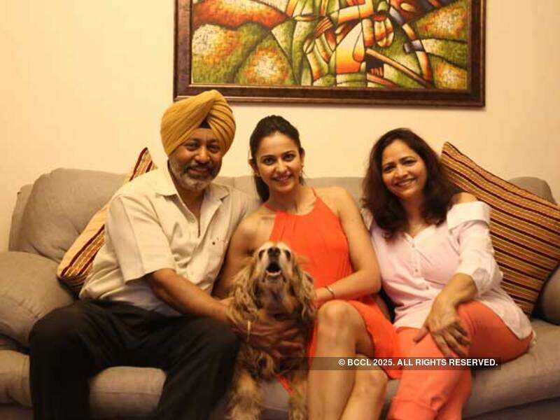 Rakul Preet Singh spends some quality time with her parents in Gurgaon