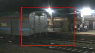 Ahmedabad-Puri express rolls without engine for 10 km, narrow escape for passengers