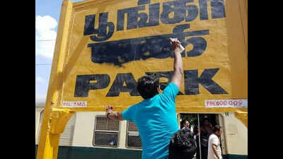 Protesters blacken Hindi portion of Chennai Park railway sign board