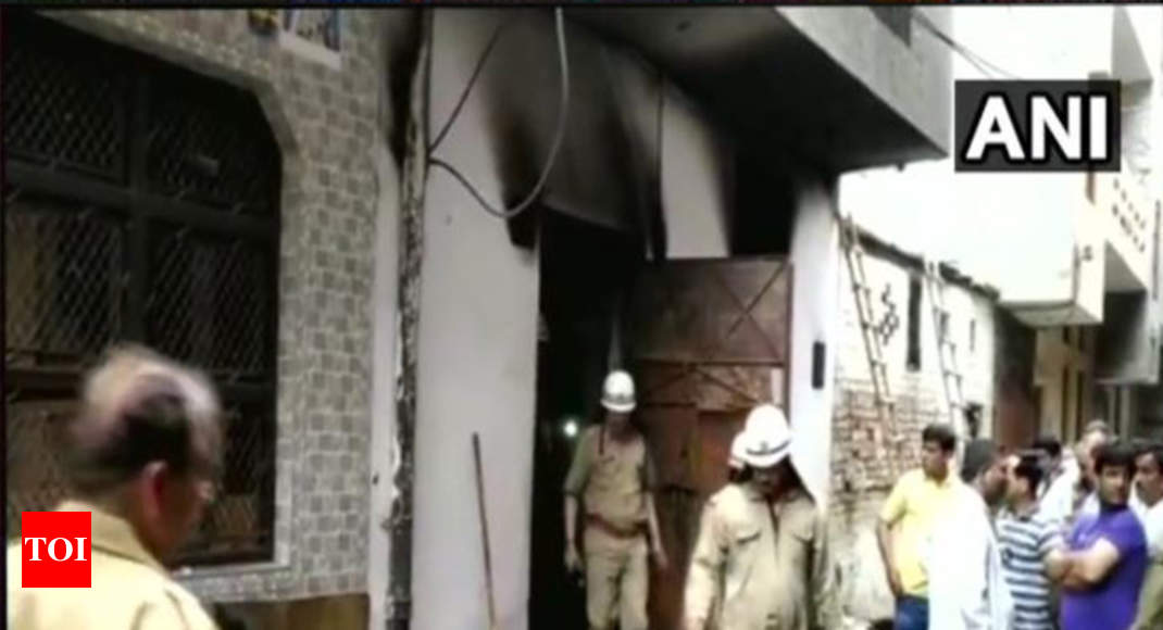 Delhi Fire Accident Four Killed As Fire Breaks Out In Godown Delhi News Delhi News Times 