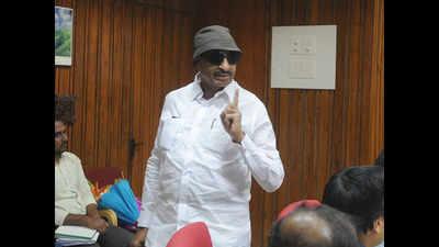 Karnataka: No bandh on Apr 12; outfits for Rajini, Kamal movies ban