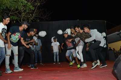 Street dancers steal the show at Kalagram, Aurangabad
