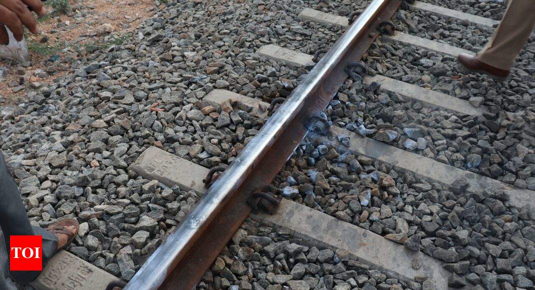 crude-bomb-explodes-on-railway-track-in-tamil-nadu-chennai-news