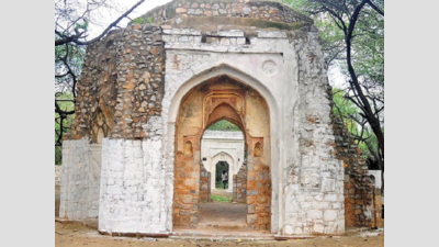 Squatters to be removed from Mehrauli park