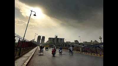 Clouds over Ahmedabad, Saurashtra gets rain