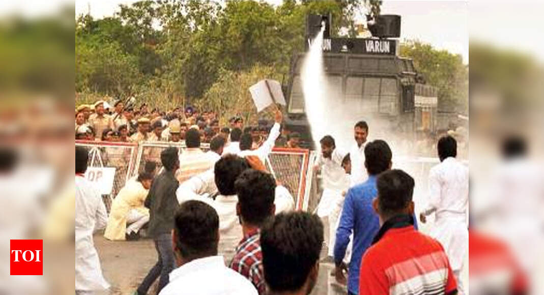 Haryana Youth Congress Youth Congress workers jam housing board light point Chandigarh News