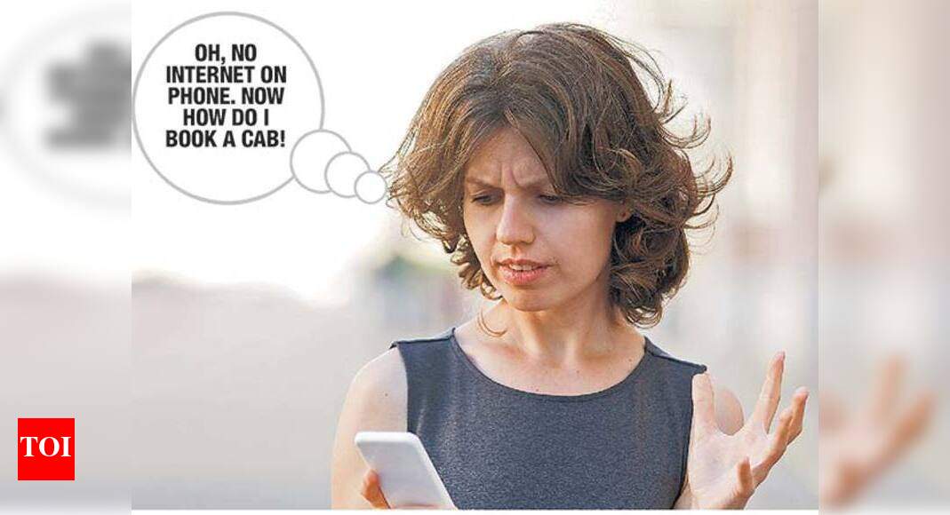 Jaipur youngsters struggle due to mobile suspension in the