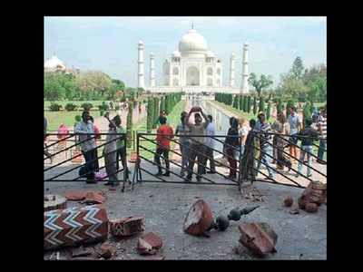 Agra: Storm leaves 42 dead, Taj Mahal, Agra Fort damaged