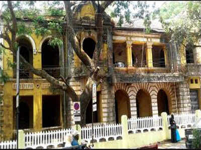 Restore heritage comunidade building, demand Mapusa residents | Goa