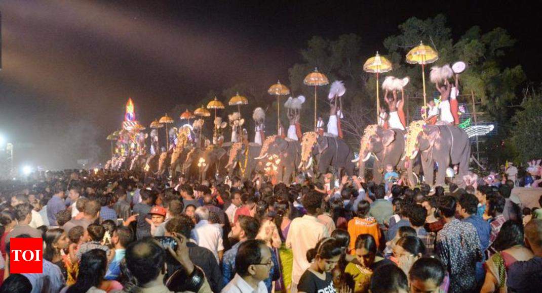 Kollam Pooram: Devotees throng Asramam Maidan | Thiruvananthapuram News ...