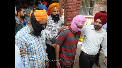 Amritsar: Two smugglers nabbed, seven kg heroin recovered