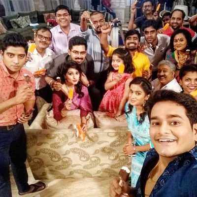 Ice-cream party on the sets of Nakalat Saare Ghadale