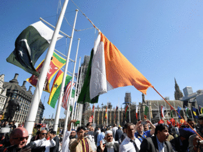 UK apologises after protesters tear tricolour during Modi's visit