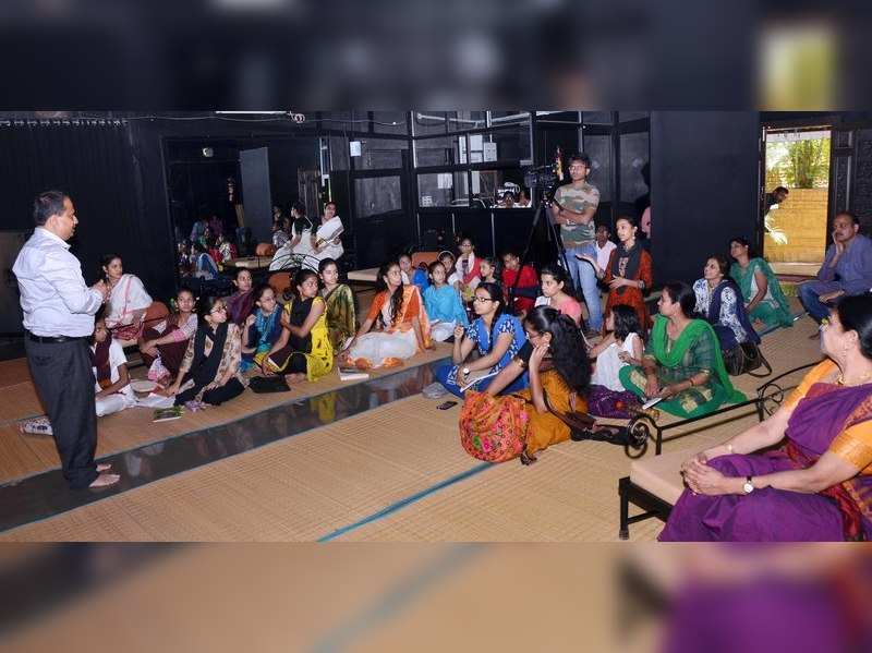 Eminent dancers speak about dance at Mahagami in Aurangabad