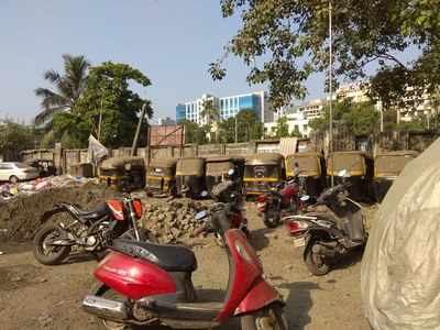 Nonfunctional Illegal Parked Autos - Times of India