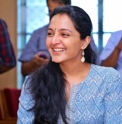 HBD Manju Warrier: Fashion lessons to learn from the superstar | The Times  of India