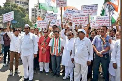 Congress joins parents in rally over school fees issue