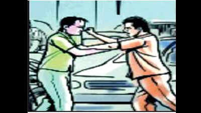 Man beaten up over road rage dies, 3 held
