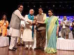 Hridaynath Mangeshkar, Ustad Amjad Ali Khan, Nitin Gadkari, and Asha Bhosle