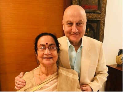 This video of Anupam Kher’s mom is the sweetest thing on the internet