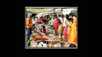 Lucknow: Pay to host Bada Mangal bhandara