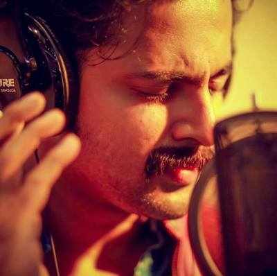 Unni Mukundan steps into the shoes of a singer for the third time