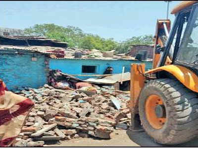 AMC continues demolishing illegal constructions