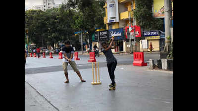 Mumbai: Equal Streets in Bandra turns Sunday into funday for almost 20000