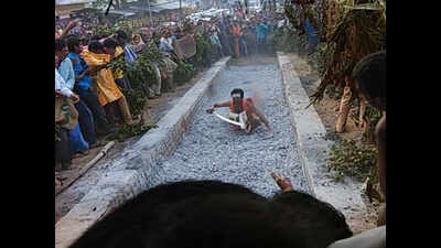 Karnataka: Priest falls during firewalking ritual, suffers burns ...