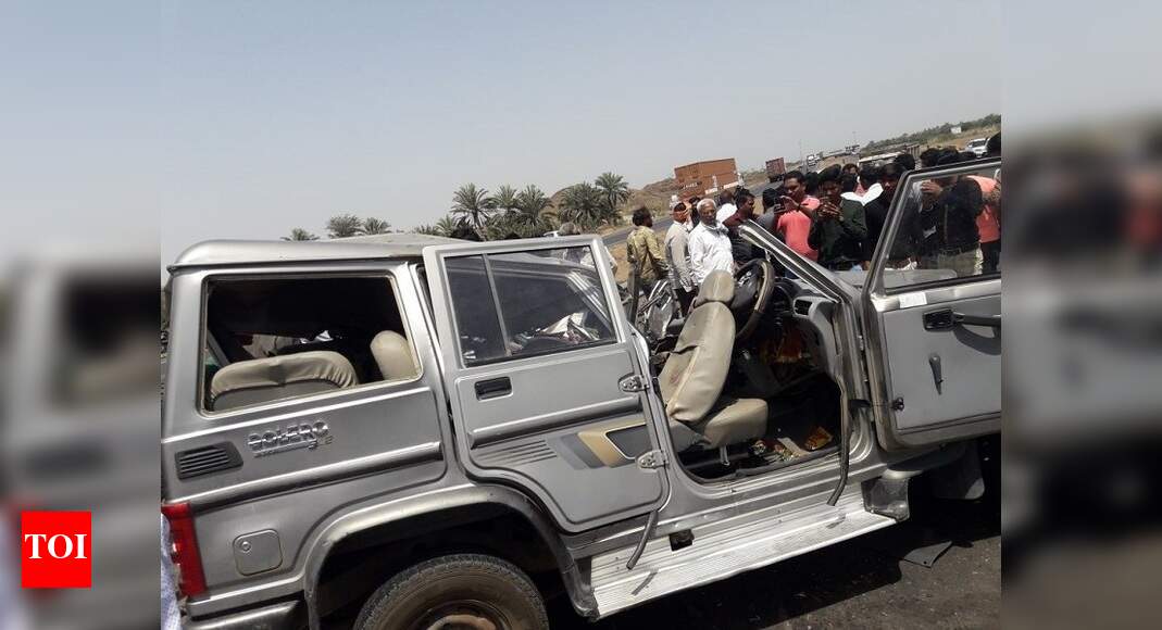 Kutch Accident: Gujarat: Five of a family killed in truck-car collision ...
