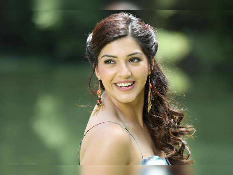 Mehreen Pirzada excited about sharing screen space with Victory