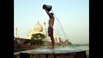 Agra reels under water crisis; Yamuna touches minimum level