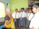 City students spend time at old age home
