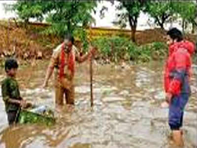 Corporator Engages Child To Clear Road 