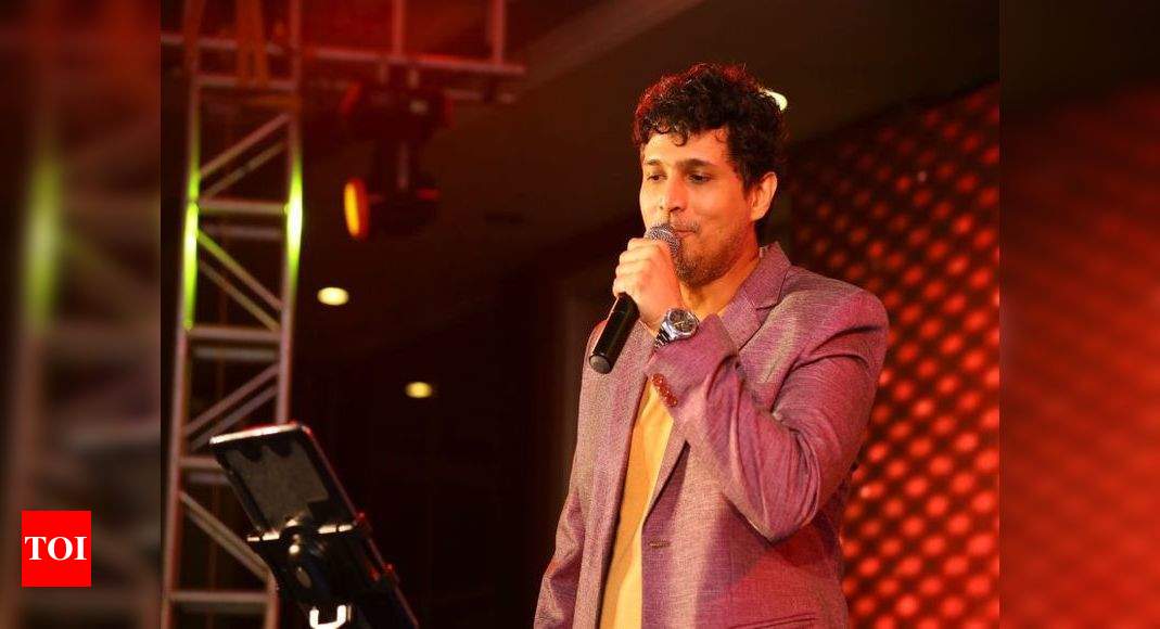 Rajesh Krishnan Performs For His Friend In Bengaluru | Events Movie ...