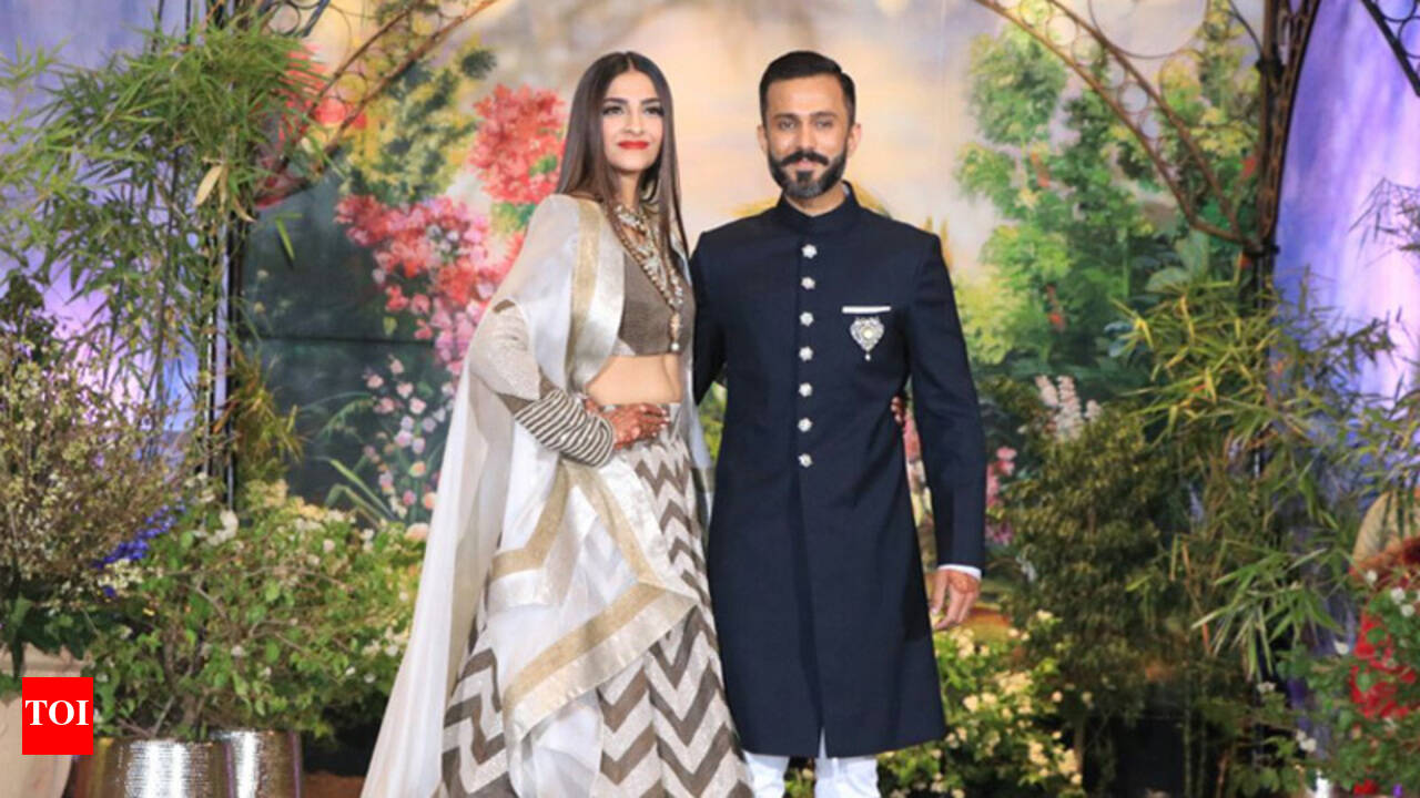 Sanjay Ahuja Wedding Anand Ahuja And Sunita Kapoor Bring The House