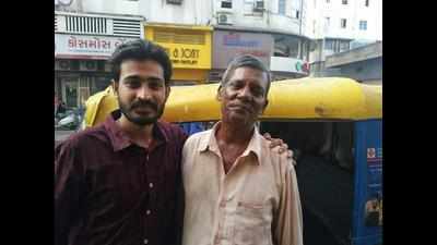 Ahmedabad: Auto driver returns bag with jewellery