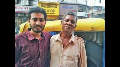 Ahmedabad: Auto driver returns bag with jewellery
