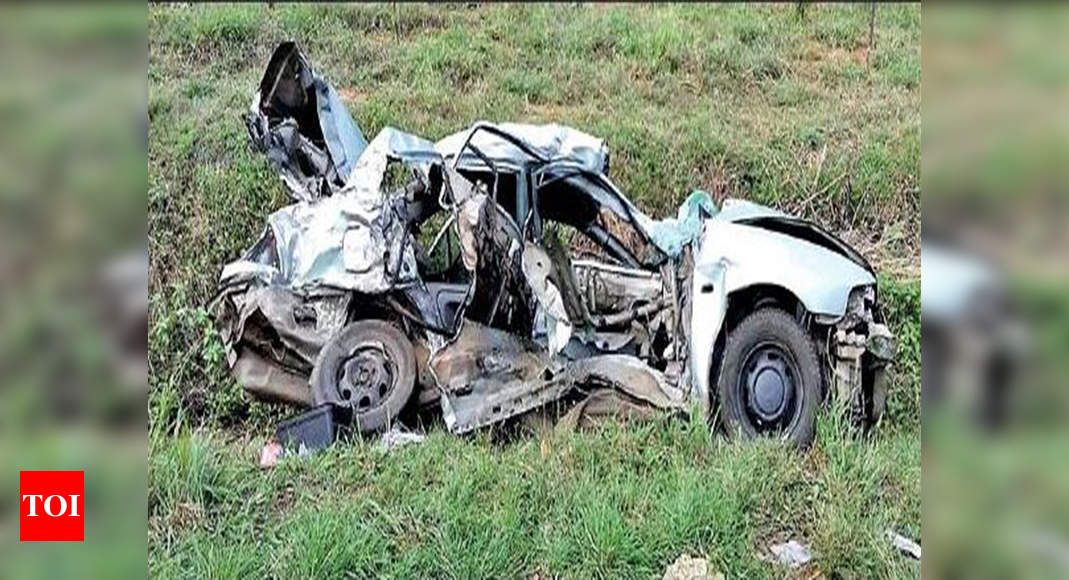 Road Accident: NICE Road horror: 3 youths killed after truck rams car ...