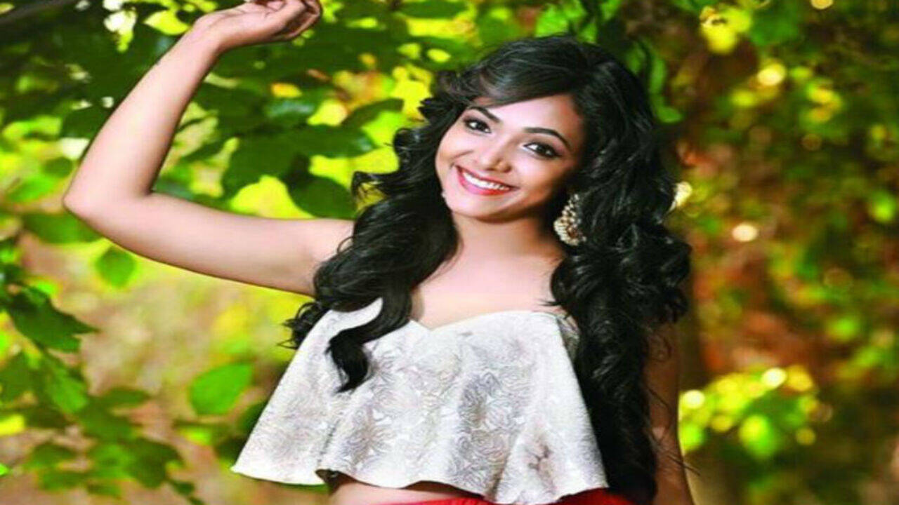 Watch; This beach video of Anupama Gowda has summer vibes written all over  it - Times of India