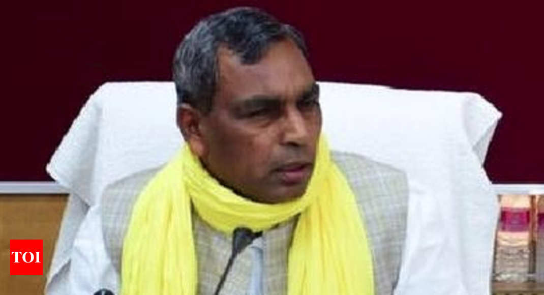 Official wag tails before ministers of higher caste: Rajbhar | Lucknow ...