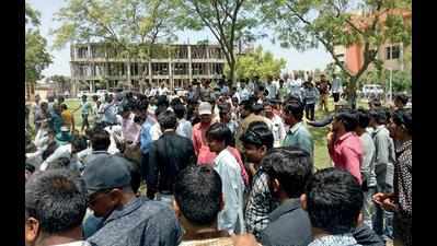 Patidars oppose land to Dalits for crematorium