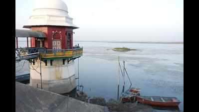 Ajwa reservoir dips to lowest level in a decade