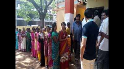Polling for Karnataka assembly elections underway
