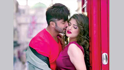 Xxxxxxxxx Sakib Kan - Bhaijaan Elo Re': Shakib Khan teases fans in the first song 'Baby Jaan'  teaser | Bengali Movie News - Times of India